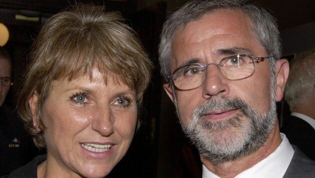 Gerd Müller mit seiner Ehefrau Uschi (Bild: dpa/dpaweb)