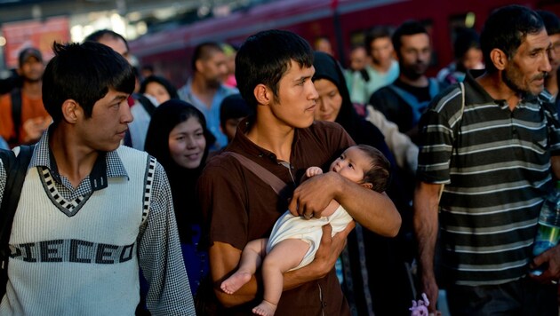 Deutschland teilt Zehntausende Flüchtlinge auf die Bundesländer auf, 450 davon sollen nach Eschbach. (Bild: AFP)