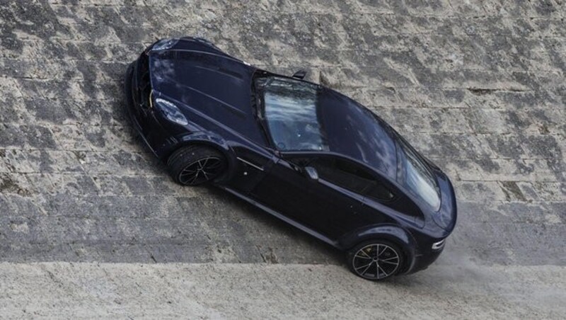 Und Action! Ein Aston Martin bei den Bond-Dreharbeiten in Rom (Bild: APA/EPA/ANGELO CARCONI)