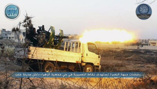 Ein Laster der Al-Nusra-Front bei Kämpfen mit den syrischen Streitkräften (Bild: AP)