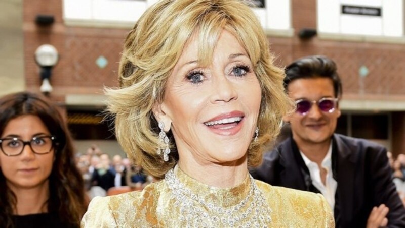 Mit 77 sagt Jane Fonda, sie habe sich mit chirurgischen Eingriffen "ungefähr fünf Jahre gekauft". (Bild: AP)