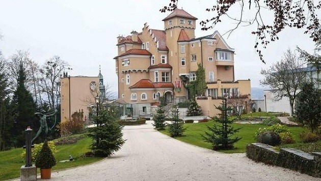Die angeblichen Teppich-Händler mieteten sich ins noble Schlosshotel ein. (Bild: Markus Tschepp)