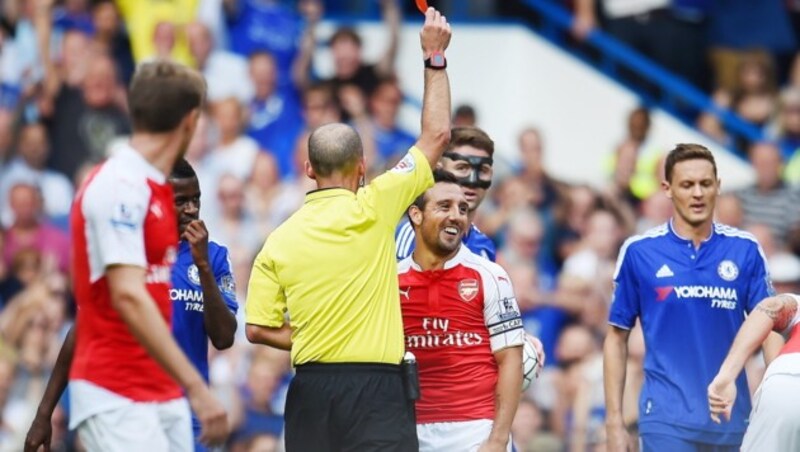 Arsenal-Star Santi Cazorla sieht Gelb-Rot (Bild: APA/EPA/ANDY RAIN)