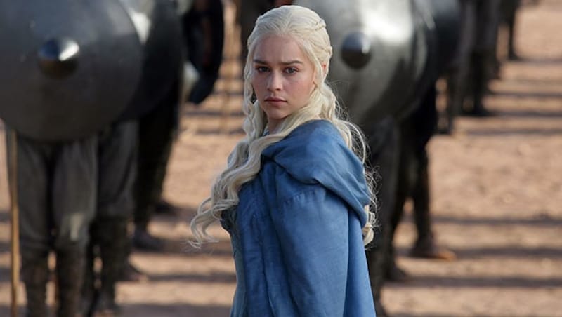 Emilia Clarke als Daenerys Targaryen in einer Szene aus "Game of Thrones" (Bild: AP)