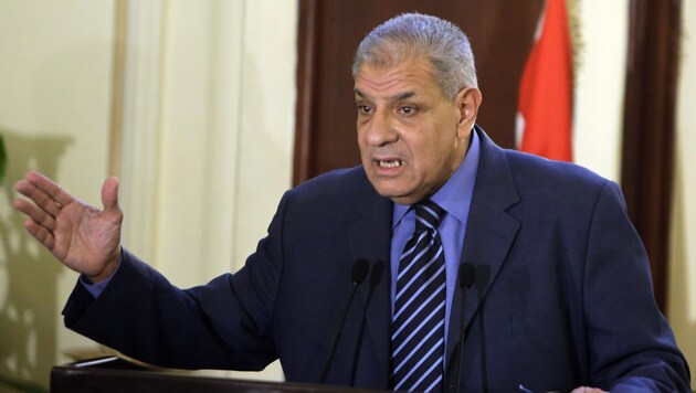 Der zurückgetretene ägyptische Ministerpräsident Ibrahim Mahlab (Bild: AP)