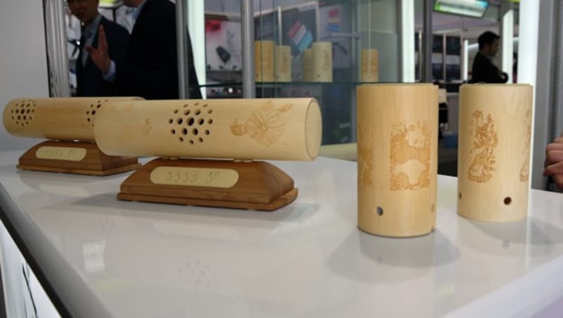 Tradition trifft Moderne: Chinesische Hersteller bauen Elektronik aus Bambus - hier Bluetooth-Boxen. (Bild: Dominik Erlinger)