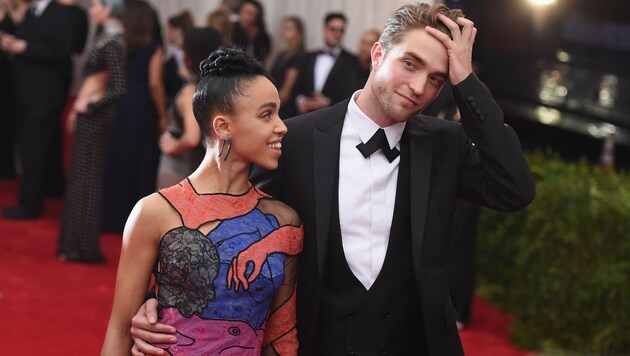 FKA twigs und Robert Pattinson sind verlobt. (Bild: AFP)