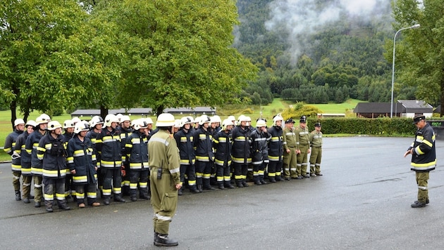Die 70 Feuerwehrmänner zeigten Einsatzwillen und hohe Professionalität (Bild: BFKDO Spittal)