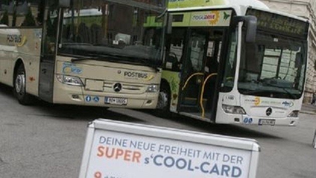 Preislich ist sie ein echter Hit: Die Super sâ018cool Card für Schüler. Doch der Versand dauert... (Bild: Franz Neumayr)