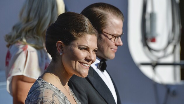 Schwedens Kronprinzessin Victoria mit Ehemann Prinz Daniel (Bild: APA/EPA/Anders Wiklund)