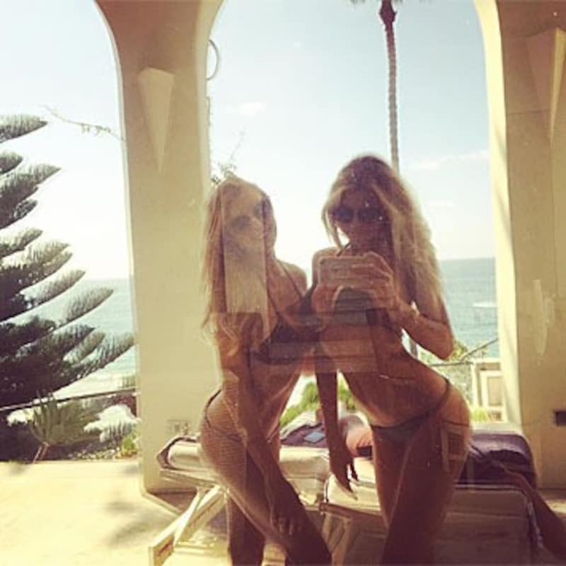 Auch Charlotte McKinney lässt sich zu sexy Schnappschüssen vom Urlaub hinreißen. (Bild: instagram.com/charlottemckinney)