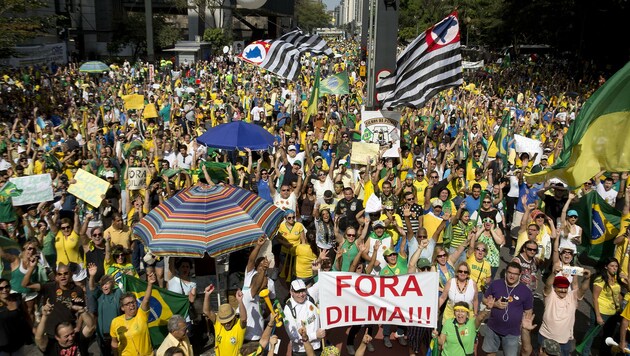 Menschenmassen in Sao Paulo (Bild: AP)