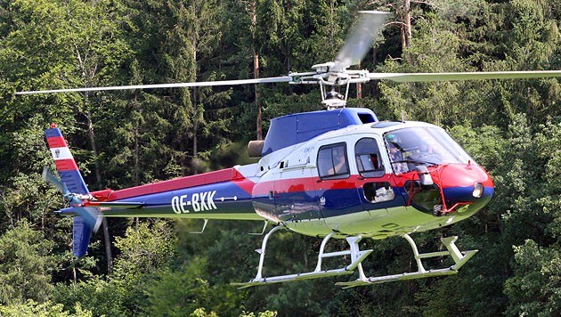 The hikers were rescued from the police helicopter using a rope. (Bild: Klaus Kreuzer (Symbolbild))