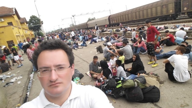 Chaotische Zustände erlebt Nationalrat Köchl am Bahnhof von Gevgelija. (Bild: Matthias Köchl)