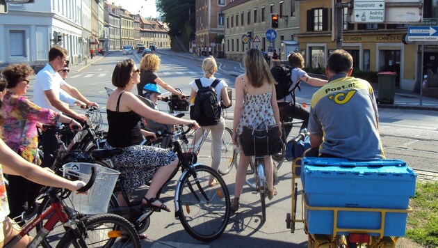 Manche Kreuzungsbereiche sind schon zu klein für die Grazer Radfahrer. (Bild: Argus Steiermark)