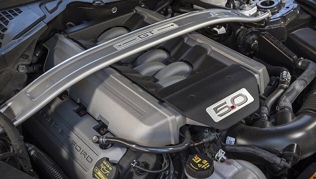 Der 5,0-Liter-V8 im 2015er Mustang GT (Bild: Hersteller)
