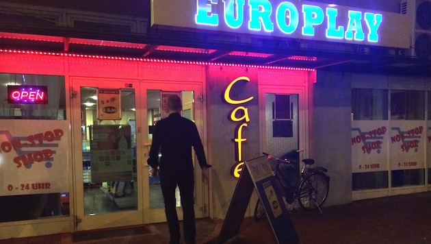 Dieses Wettcafé in Klagenfurt war Ziel des Überfall. (Bild: Christian Rosenzopf)