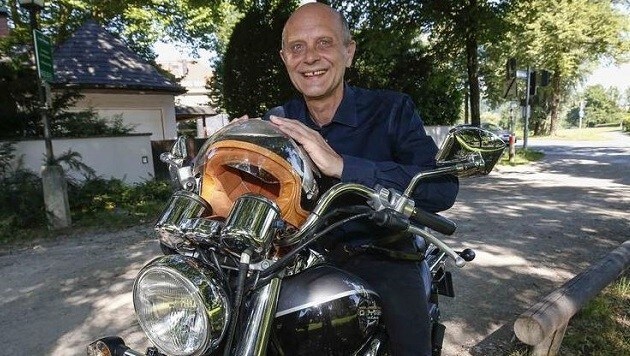 Schöppl ist begeisterter Motorradfahrer, in der Partei drückt er ordentlich aufs Gas. (Bild: Markus Tschepp)