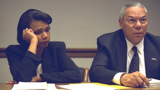 Condoleezzaa Rice und der damalige Außenminister Colin Powell (Bild: AFP)