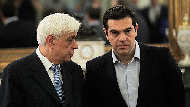 Ministerpräsident Alexis Tsipras mit Staatspräsident Prokopis Pavlopoulos (Bild: APA/EPA/ORESTIS PANAGIOTOU)