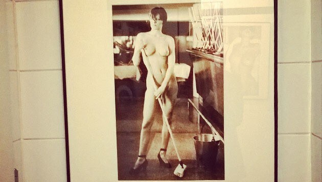 Gruber fotografierte dieses Aktbild am WC eines Wiener Lokals. Instagram sperrte ihn deswegen. (Bild: Markus Gruber)
