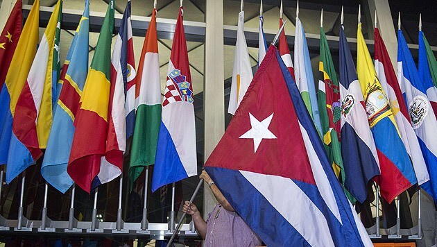 Kuba ist nun auch mit einer Flagge in der Eingangshalle des US-Außenministeriums vertreten. (Bild: AFP)