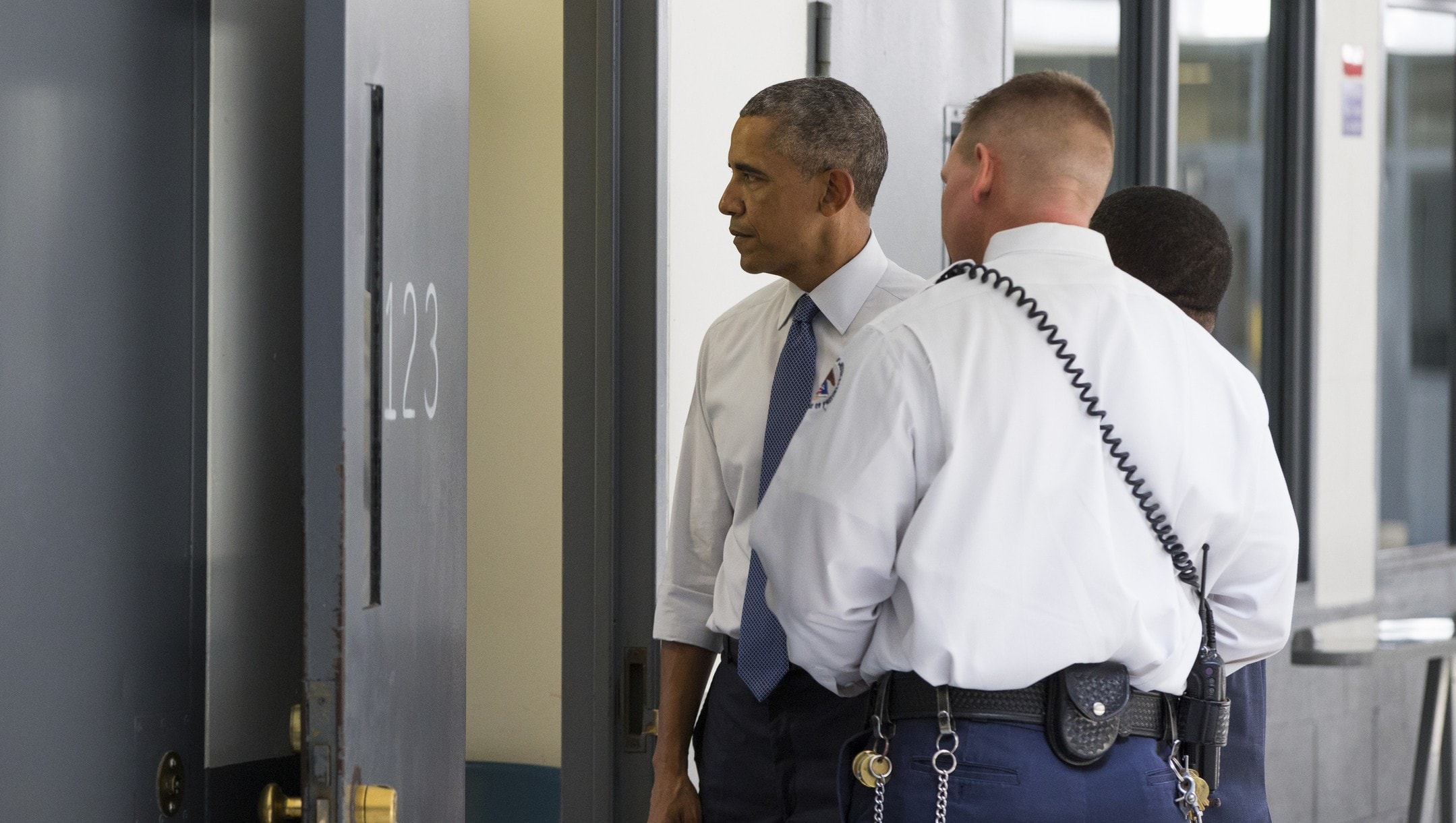 Historische Visite - Obama Als Erster US-Präsident In Bundesgefängnis ...