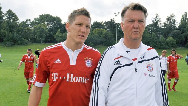 Bastian Schweinsteiger und Louis van Gaal zu gemeinsamen Bayern-Zeiten (Bild: FRANK LEONHARDT/EPA/picturedesk.com)