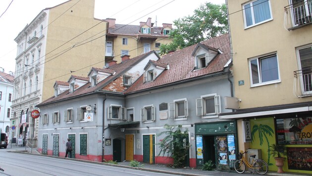 Das Girardihaus in der Grazer Leonhardstraße hat schon bessere Zeiten gesehen. (Bild: KRONEN ZEITUNG)