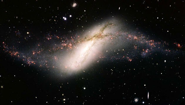 Die Polarring-Galaxie NGC 660 (Bild: Gemini Observatory, AURA, T. Rector (University of Anchorage))