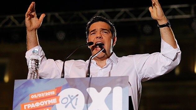Tsipras ruft seine Landsleute zum Nein gegen die Sparpläne auf. (Bild: APA/EPA/ARMANDO BABANI)