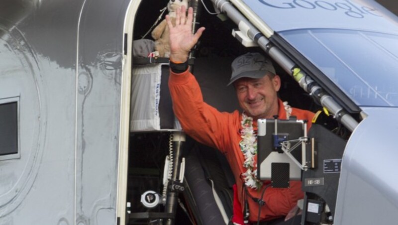 Während seines Fluges konnte Pilot Andre Borschberg nicht aufstehen. (Bild: AP)