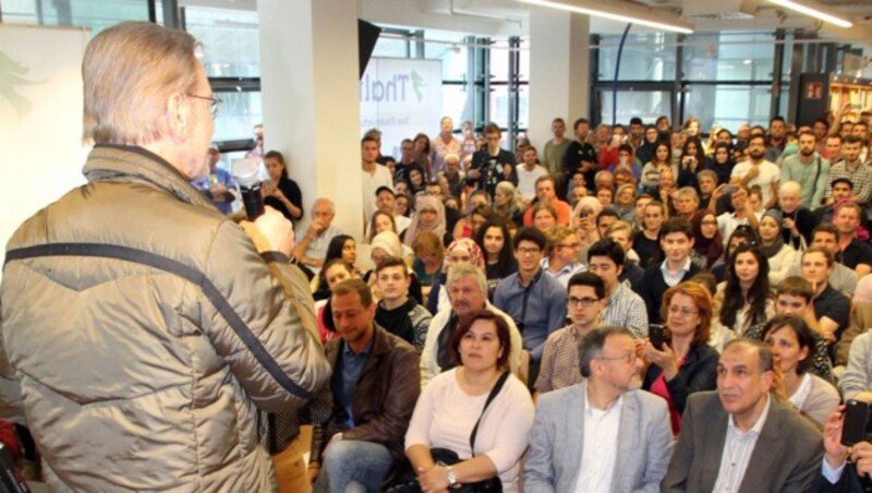 Jürgen Todenhöfer bei der Lesung aus seinem Buch in Wien (Bild: Andi Schiel)