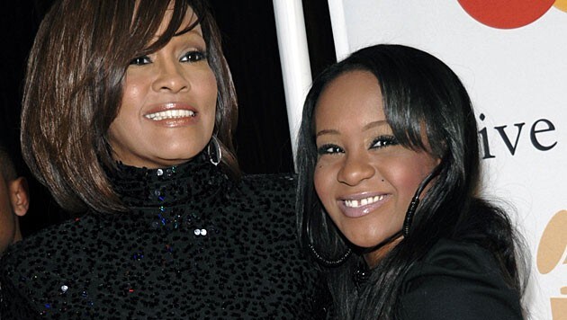 Whitney Houston und Tochter Bobbi Kristina Brown (Bild: AP)