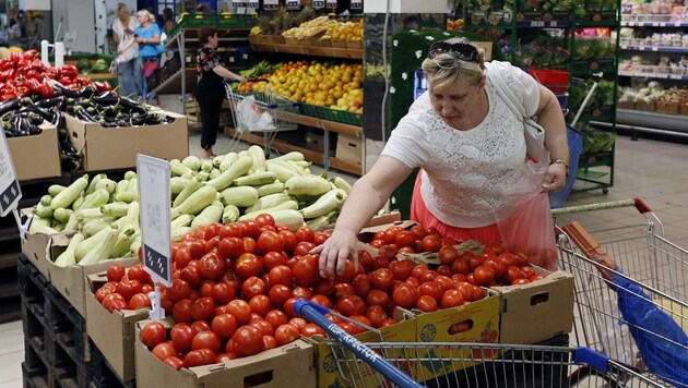 In Russlands Supermärkten gibt es derzeit kein Gemüse aus Europa zu kaufen. (Bild: APA/EPA/YURI KOCHETKOV)