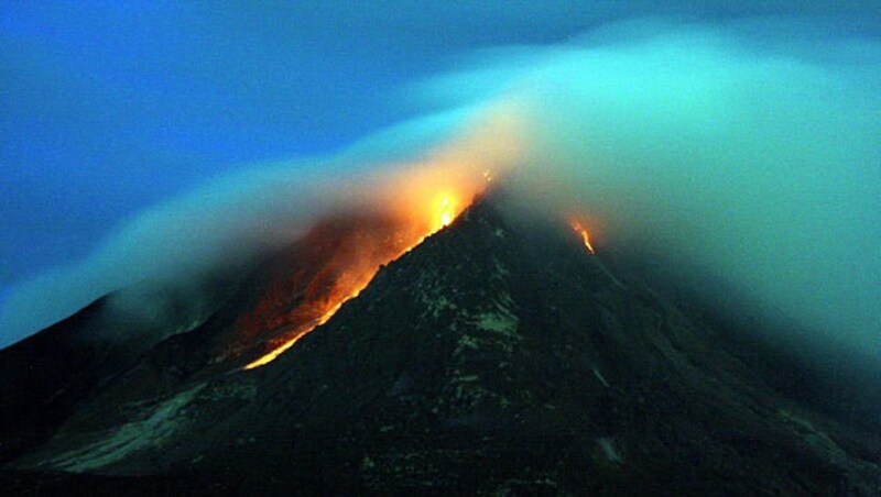 Lavaströme am Sinabung (Bild: APA/EPA/Dedi Sahputra)