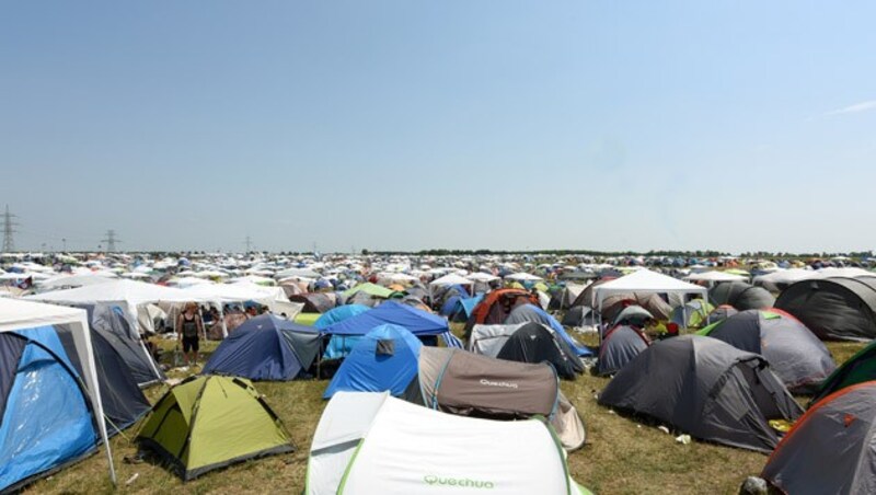 Zelte, wohin das Auge blickt: der Campingplatz beim Nova Rock (Bild: APA/HERBERT P. OCZERET)