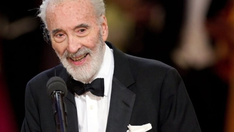 Sir Christopher Lee starb im Alter von 93 Jahren in London. (Bild: APA/EPA/ARNO BURGI)