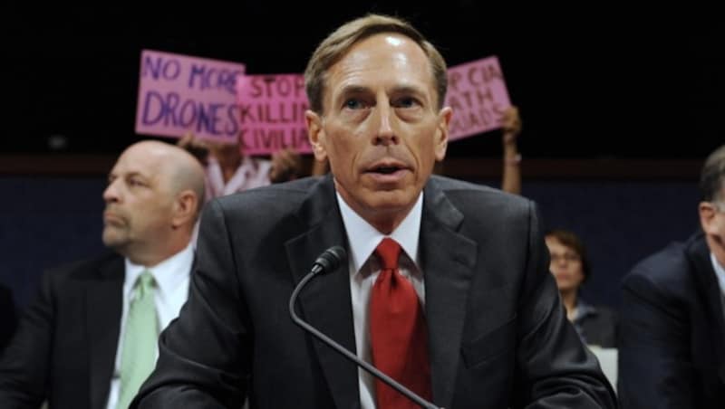 David Petraeus war von Oktober 2008 bis Juni 2010 Oberbefehlshaber der US-Armee im Irak. (Bild: EPA/MICHAEL REYNOLDS)