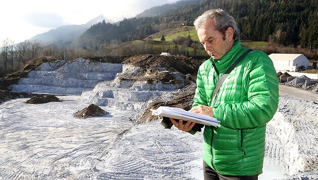 Kurt Hellig, Leiter der Umweltkontrolle, bei der Deponie der Donau Chemie im Görtschitztal (Bild: Uta Rojsek-Wiedergut)