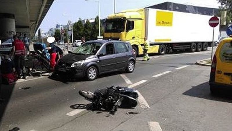 Beim Unfall bei der Auffahrt zur Nordbrücke wurde ein 32-Jähriger lebensgefährlich verletzt. (Bild: Polizei)