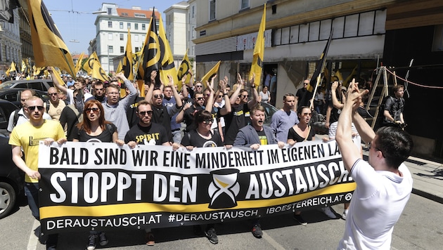 Eine Demonstration der „Identitären“ in Wien (Bild: APA/Herbert Pfarrhofer)