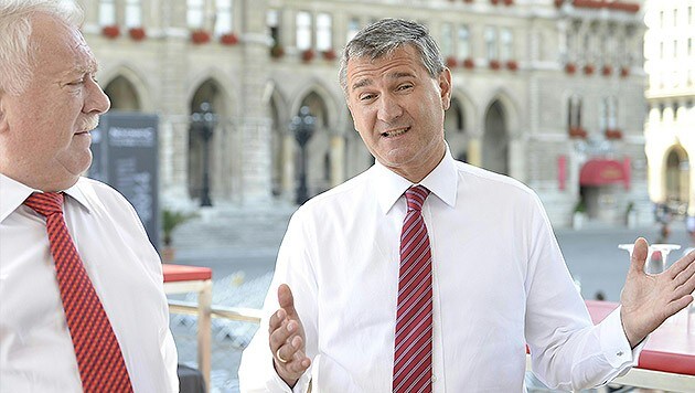Wiens Bürgermeister Michael Häupl und SPÖ-General Georg Niedermühlbichler (Bild: APA/HERBERT NEUBAUER)
