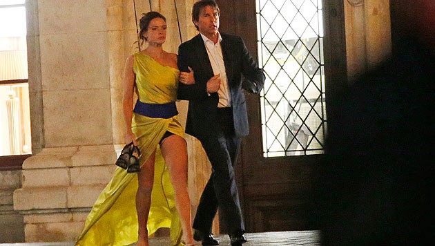 Tom Cruise mit Filmpartnerin Rebecca Ferguson am Filmset vor der Wiener Ope...
