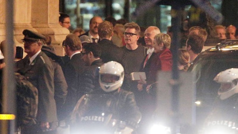 Regisseur Christopher McQuarrie während der Dreharbeiten vor der Wiener Staatsoper (Bild: APA/GEORG HOCHMUTH)