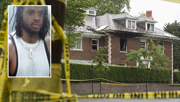 In dem Haus wurden ein US-Millionär und seine Familie ermordet. Kl. Bild: der Verdächtige Daron Wint (Bild: AFP)