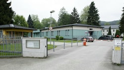 Das Flüchtlingszentrum Thalham (Bild: APA/MANFRED FESL)