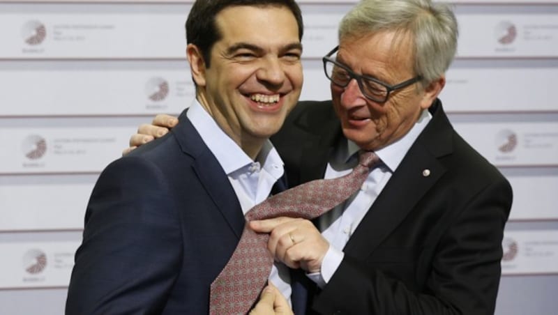 Auch Tsipras musste für Junckers Scherze herhalten. (Bild: AP)