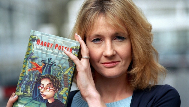 Die britische Schriftstellerin Joanne K. Rowling wurde mit den Romanen um den Zauberschüler Harry Potter berühmt (Bild: dpa/Oliver Stratmann)