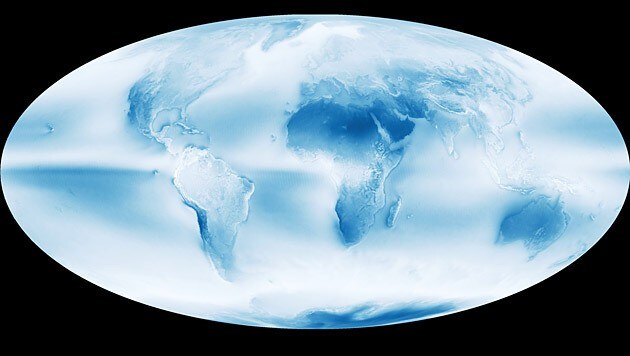 Die errechnete durchschnittliche Wolkenbedeckung der Erde (Bild: NASA)